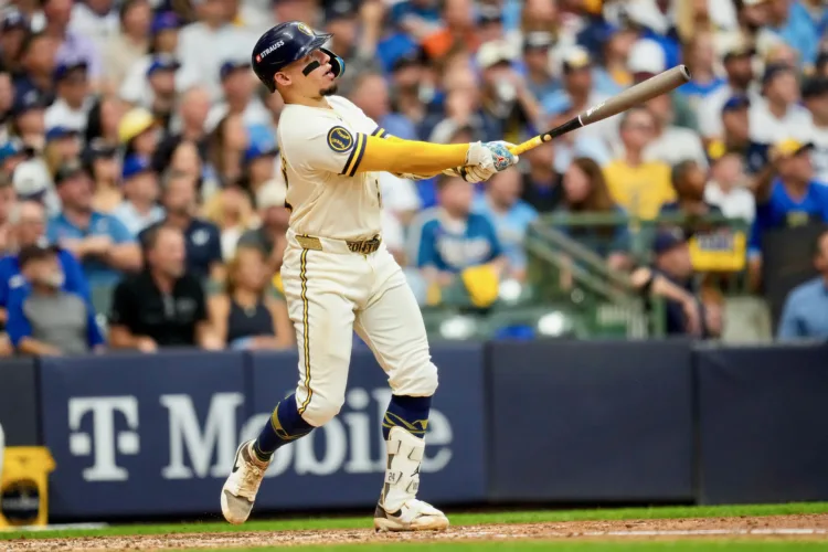 Brewers take 2-0 series lead over Dodgers